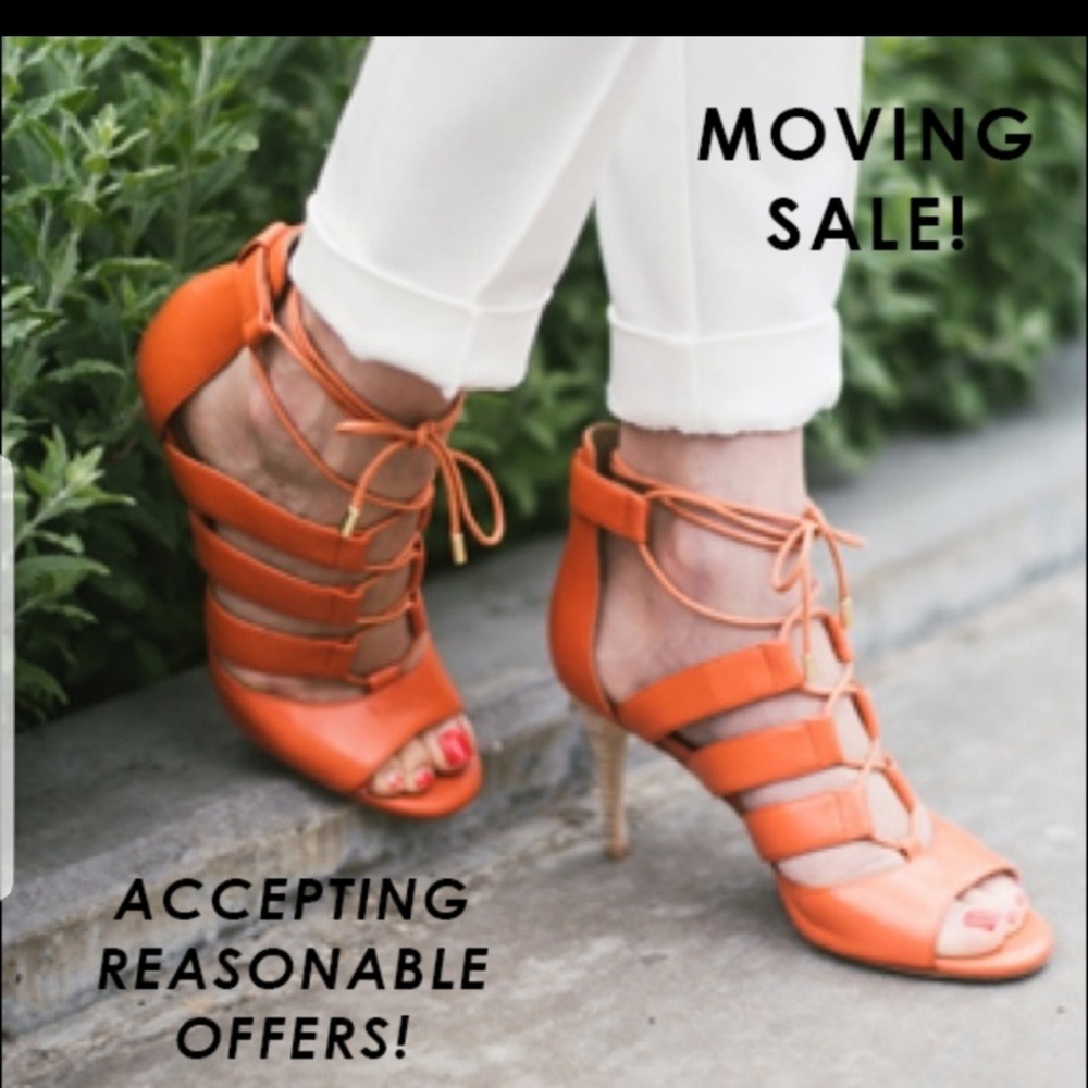 Elaine Turner orange pumps